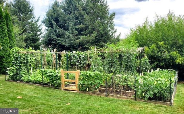 1272 BARNSTABLE LN, State College, PA 16803