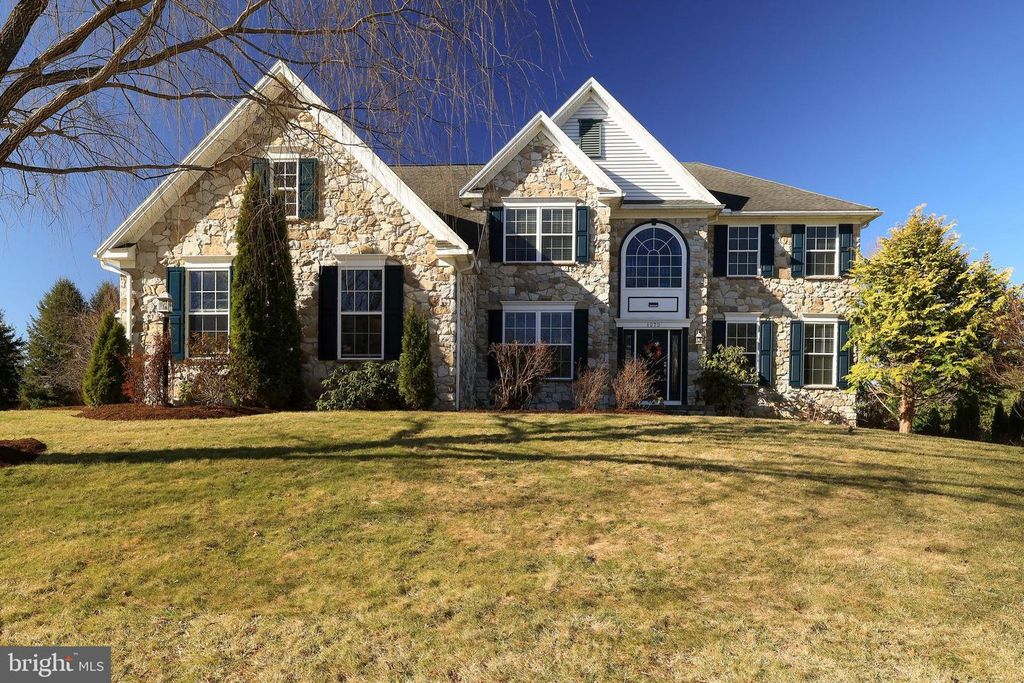 1272 BARNSTABLE LN, State College, PA 16803