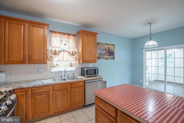 71 SENECA LN, Bordentown, NJ 08505