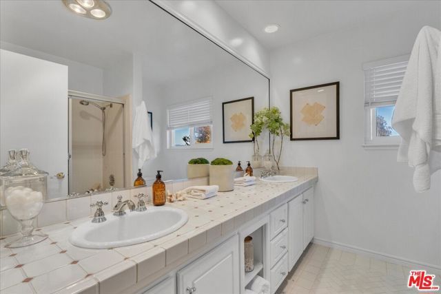 3660 Ballina Canyon Road, Encino (los Angeles), CA 91436