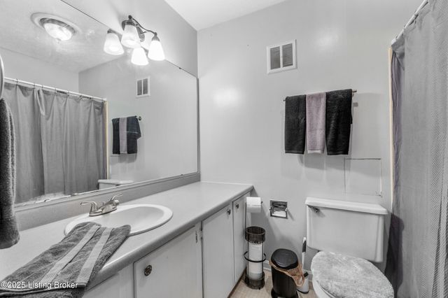 1935 Gardiner Ln APT B27, Louisville, KY 40205