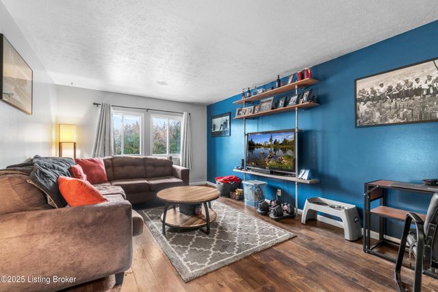 1935 Gardiner Ln APT B27, Louisville, KY 40205