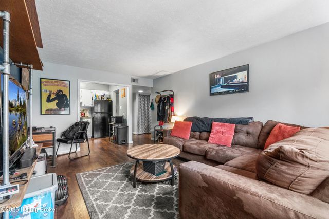 1935 Gardiner Ln APT B27, Louisville, KY 40205