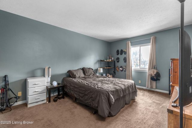 1935 Gardiner Ln APT B27, Louisville, KY 40205