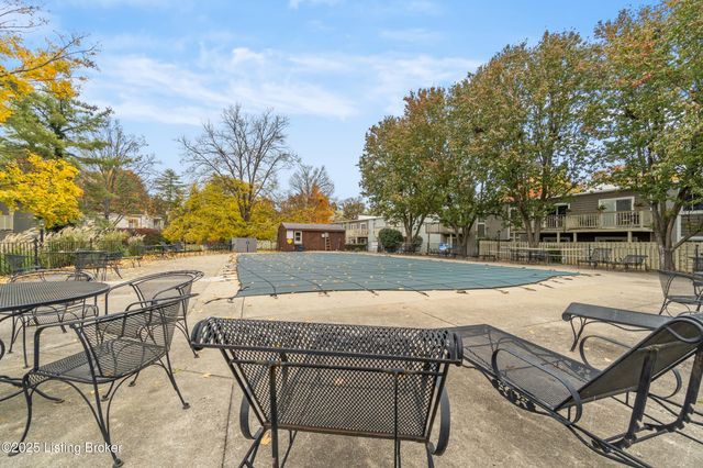 1935 Gardiner Ln APT B27, Louisville, KY 40205