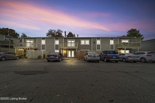 1935 Gardiner Ln APT B27, Louisville, KY 40205