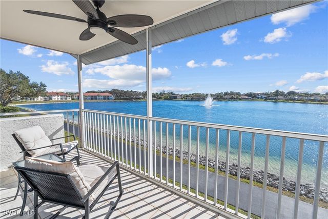 541 Windsor SQ, Naples, FL 34104