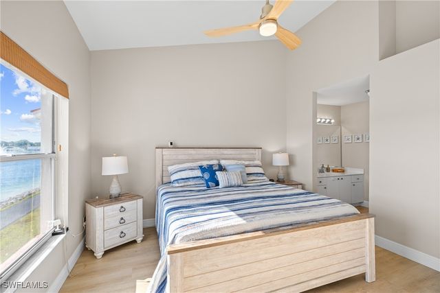 541 Windsor SQ, Naples, FL 34104