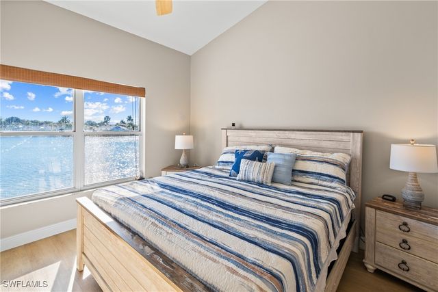 541 Windsor SQ, Naples, FL 34104