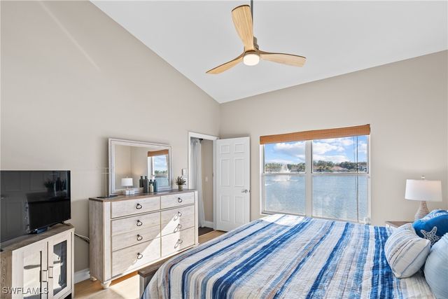 541 Windsor SQ, Naples, FL 34104