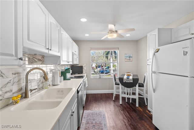 541 Windsor SQ, Naples, FL 34104