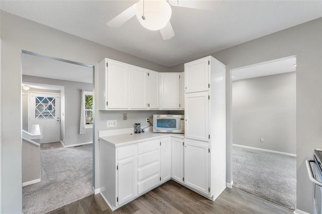 717 Heatherwood Drive, West Des Moines, IA 50265