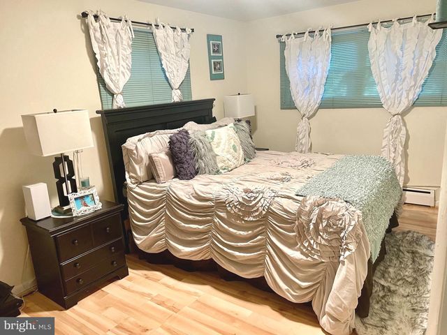 1036 CARPER ST, Mclean, VA 22101