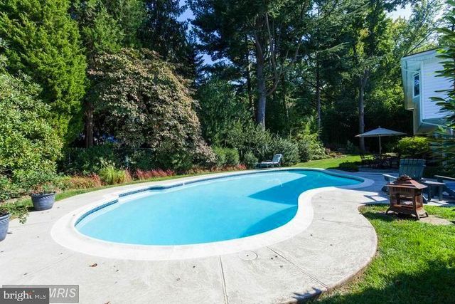 1036 CARPER ST, Mclean, VA 22101