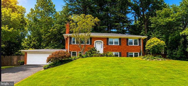 1036 CARPER ST, Mclean, VA 22101