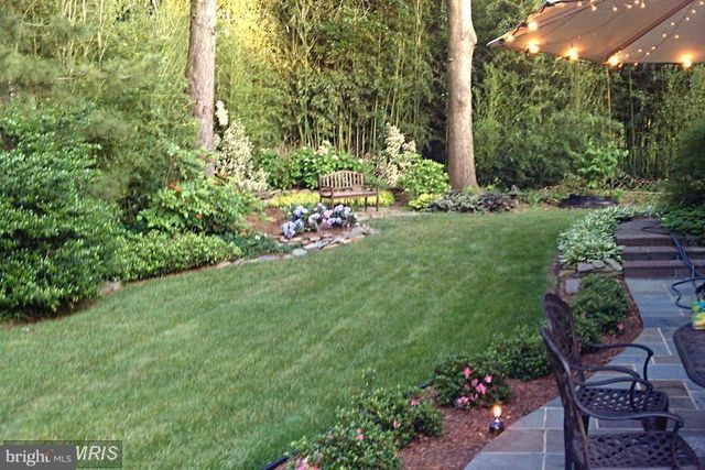 1036 CARPER ST, Mclean, VA 22101
