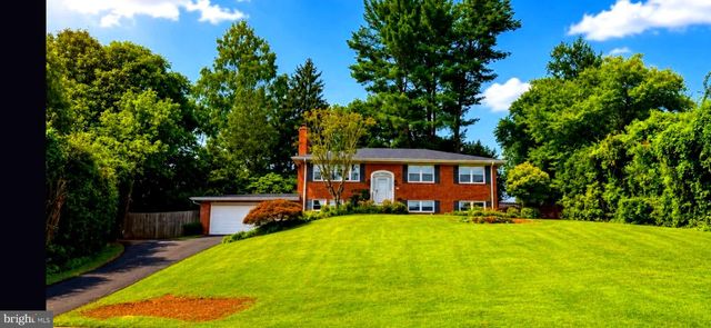 1036 CARPER ST, Mclean, VA 22101