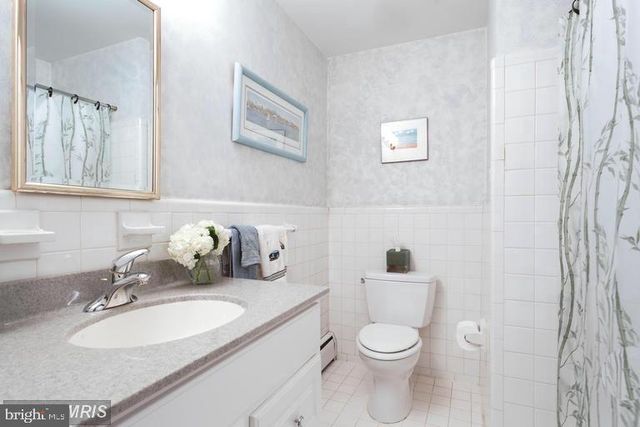 1036 CARPER ST, Mclean, VA 22101