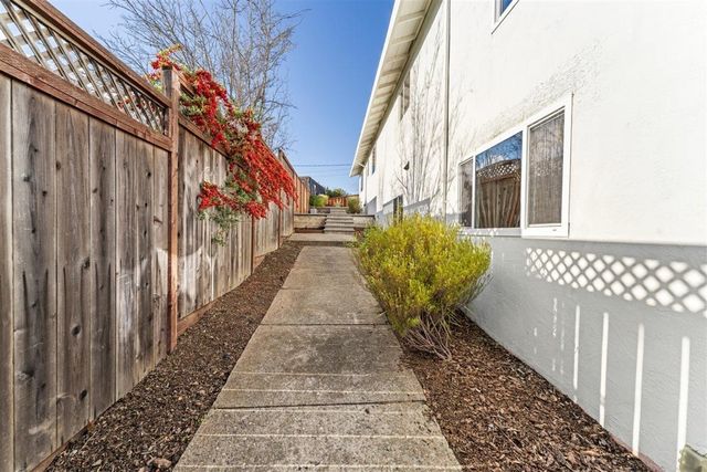 8170 Terrace Dr, El Cerrito, CA 94530