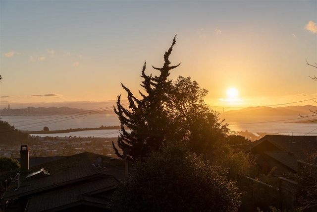 8170 Terrace Dr, El Cerrito, CA 94530