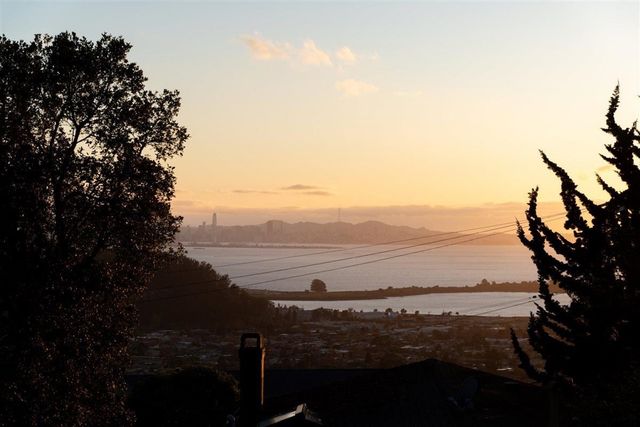 8170 Terrace Dr, El Cerrito, CA 94530