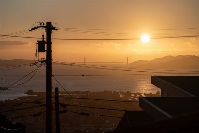 8170 Terrace Dr, El Cerrito, CA 94530