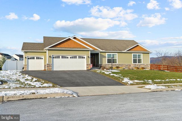 104 WHITE DEER WAY, Carlisle, PA 17013