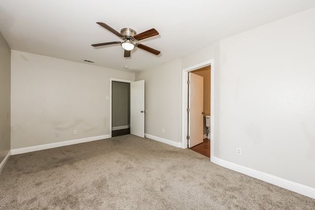 10522 Woodleaf Drive, Dallas, TX 75227