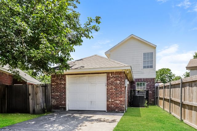 10522 Woodleaf Drive, Dallas, TX 75227
