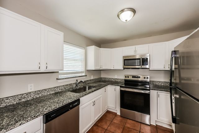 10522 Woodleaf Drive, Dallas, TX 75227
