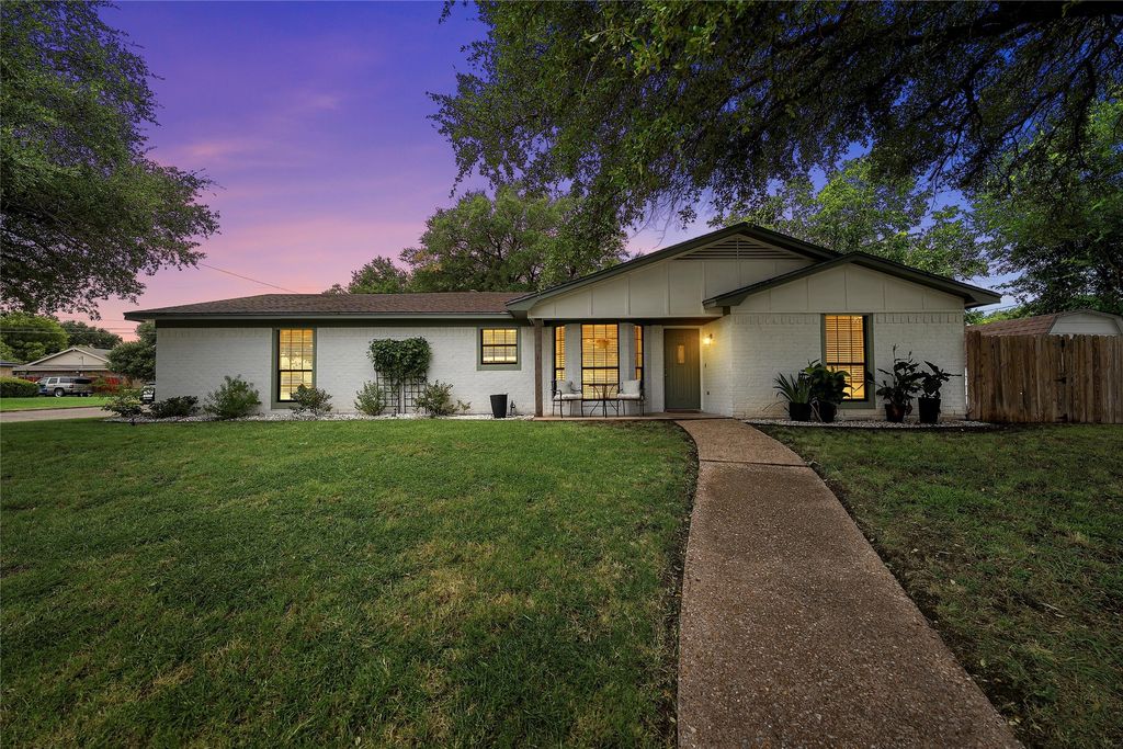 907 Vail Highlands, Hewitt, TX 76643