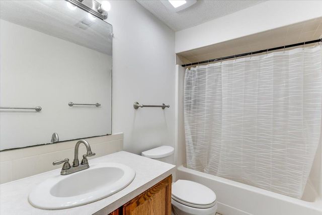 3830 S BRUMMETT, Wichita, KS 67215