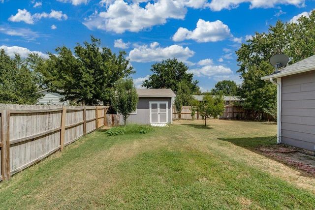 3830 S BRUMMETT, Wichita, KS 67215