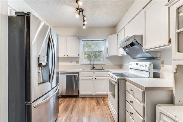 3830 S BRUMMETT, Wichita, KS 67215