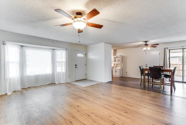 3830 S BRUMMETT, Wichita, KS 67215