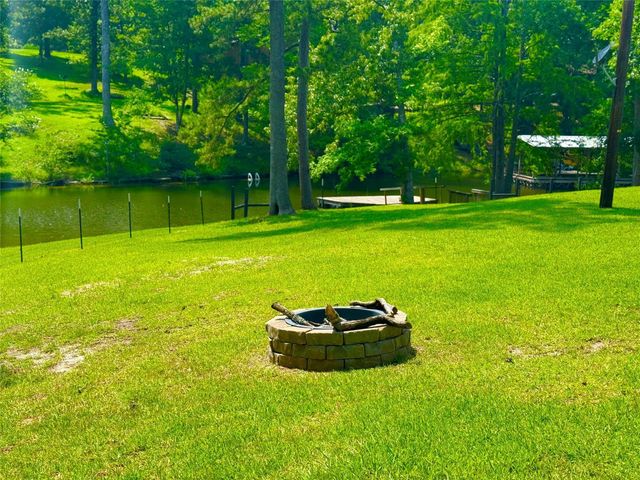 535 Tall Timbers, Burkeville, TX 75932