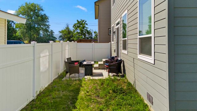 723 S Grady Rd, Spokane Valley, WA 99016