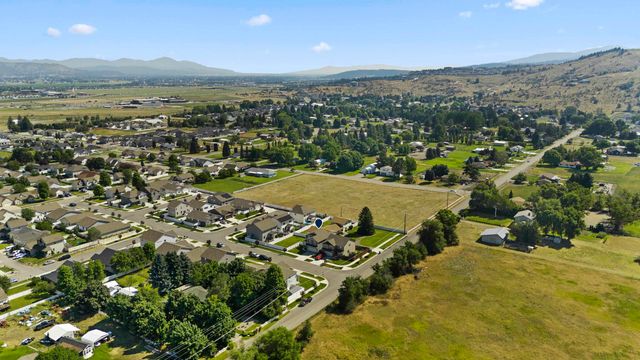 723 S Grady Rd, Spokane Valley, WA 99016