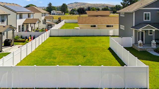 723 S Grady Rd, Spokane Valley, WA 99016