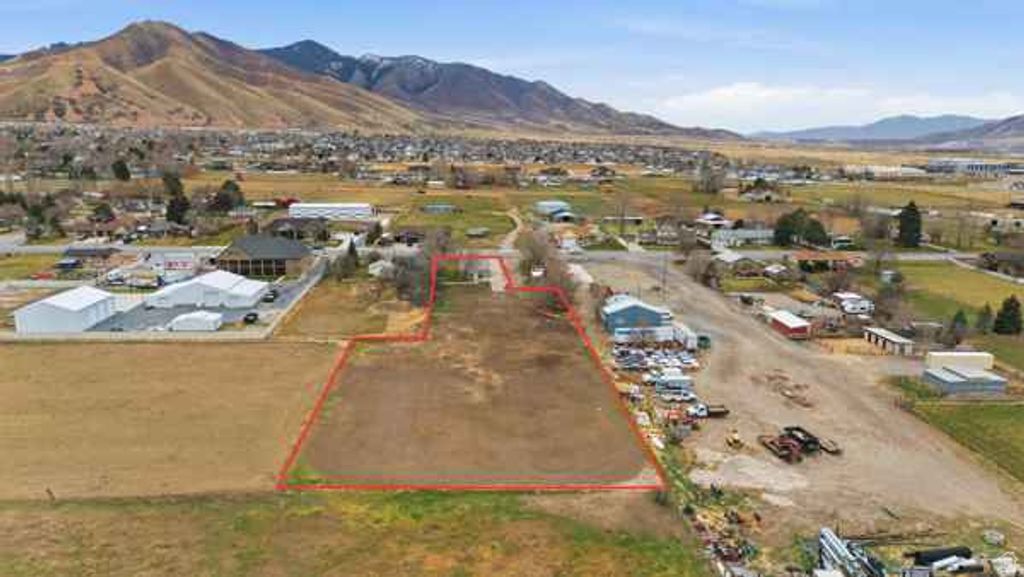 Image 13 of property listing at 798 W VINE ST, Tooele, UT 84074