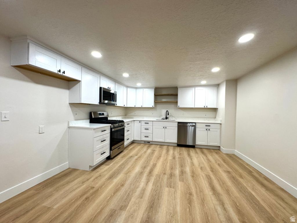 Image 4 of property listing at 798 W VINE ST, Tooele, UT 84074
