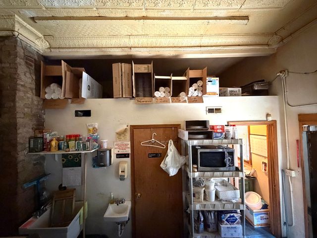 1733 S Halsted Street, Chicago, IL 60608