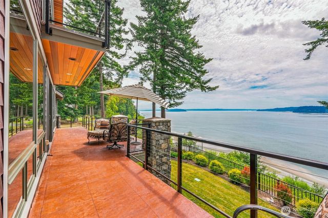 4898 S Camano Drive, Camano Island, WA 98282