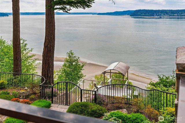 4898 S Camano Drive, Camano Island, WA 98282
