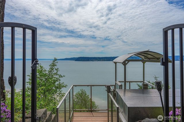 4898 S Camano Drive, Camano Island, WA 98282