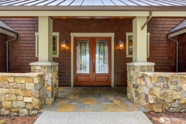 4898 S Camano Drive, Camano Island, WA 98282