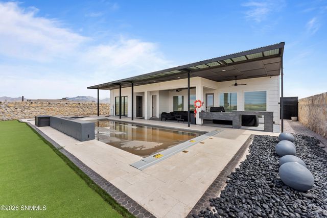 3913 Royal View Street, Las Cruces, NM 88012