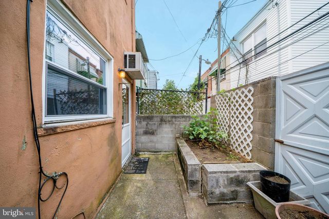1033 DALY ST, Philadelphia, PA 19148