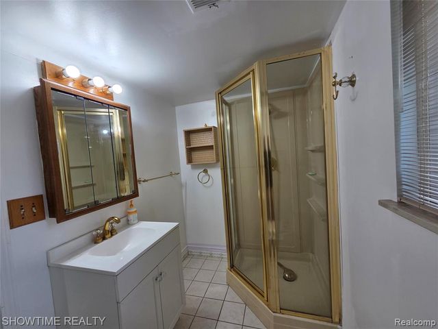 35706 Duke Drive, Sterling Heights, MI 48310