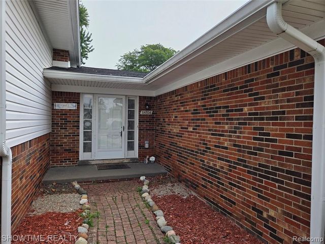 35706 Duke Drive, Sterling Heights, MI 48310